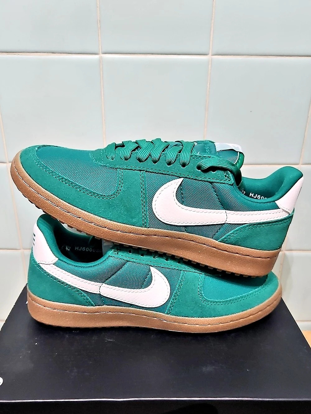 Nike Field General Women's Sneakers Green & White US Size 6.5 NWT